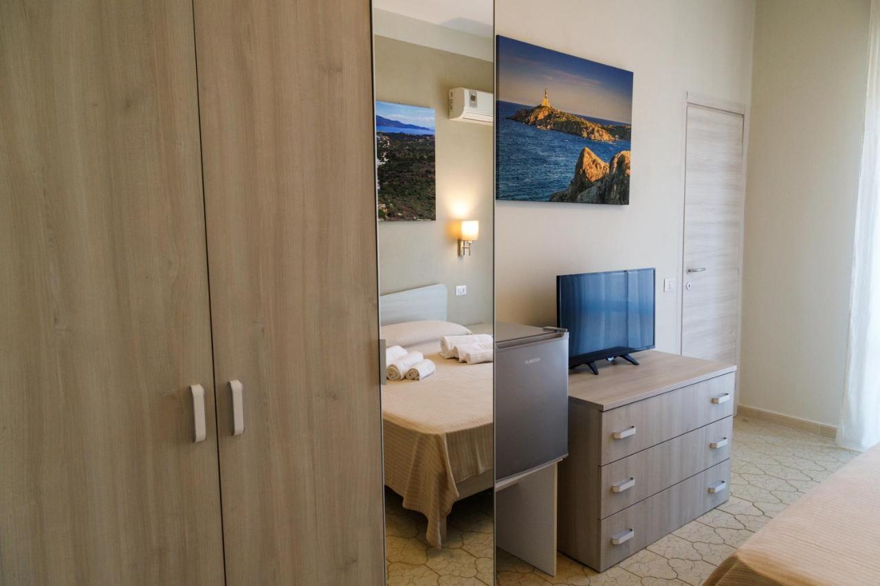 Casa Tacconi Bed and Breakfast Villasimius Exteriör bild